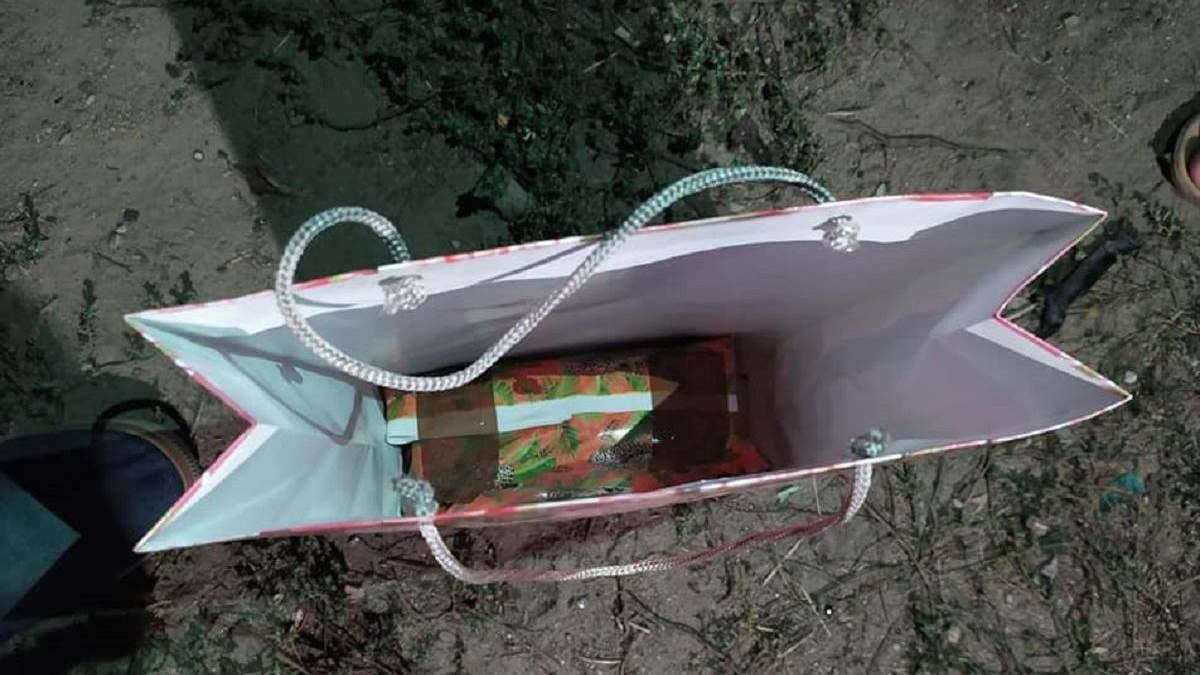 На Житомирщине претендентке на должность главы ОТГ подарили "взрывчатку": фото и подробности