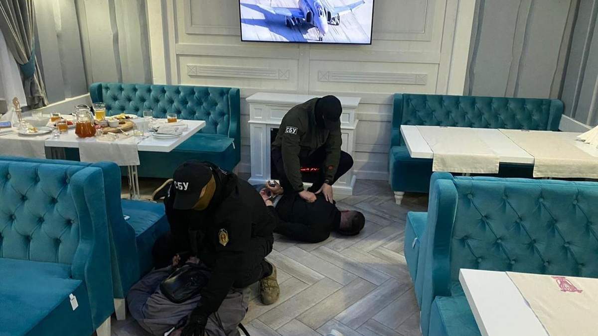 На Закарпатье кандидат на выборах нанял криминалитет для подкупа людей На Закарпатье кандидат на выборах нанял криминалитет для подкупа людей