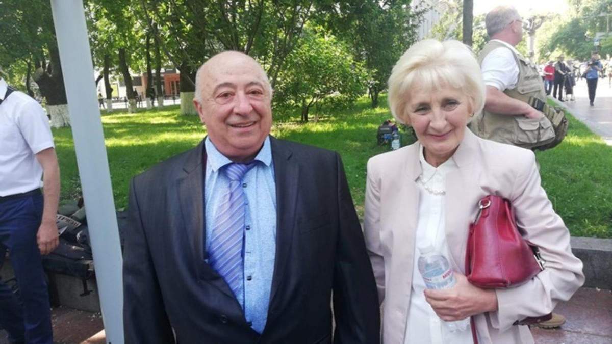 Батьки Зеленського проголосували на місцевих виборах Батьки Зеленського проголосували на місцевих виборах