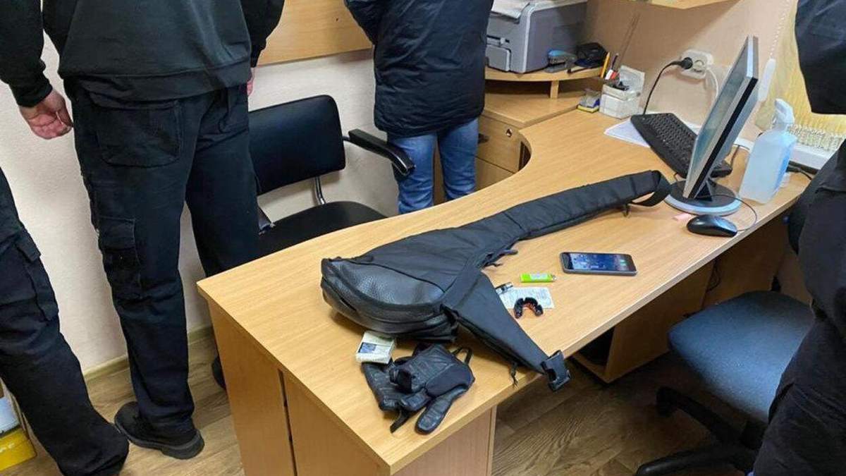 Невідомі намагалися заблокувати роботу виборчої комісії на Київщині Невідомі намагалися заблокувати роботу виборчої комісії на Київщині