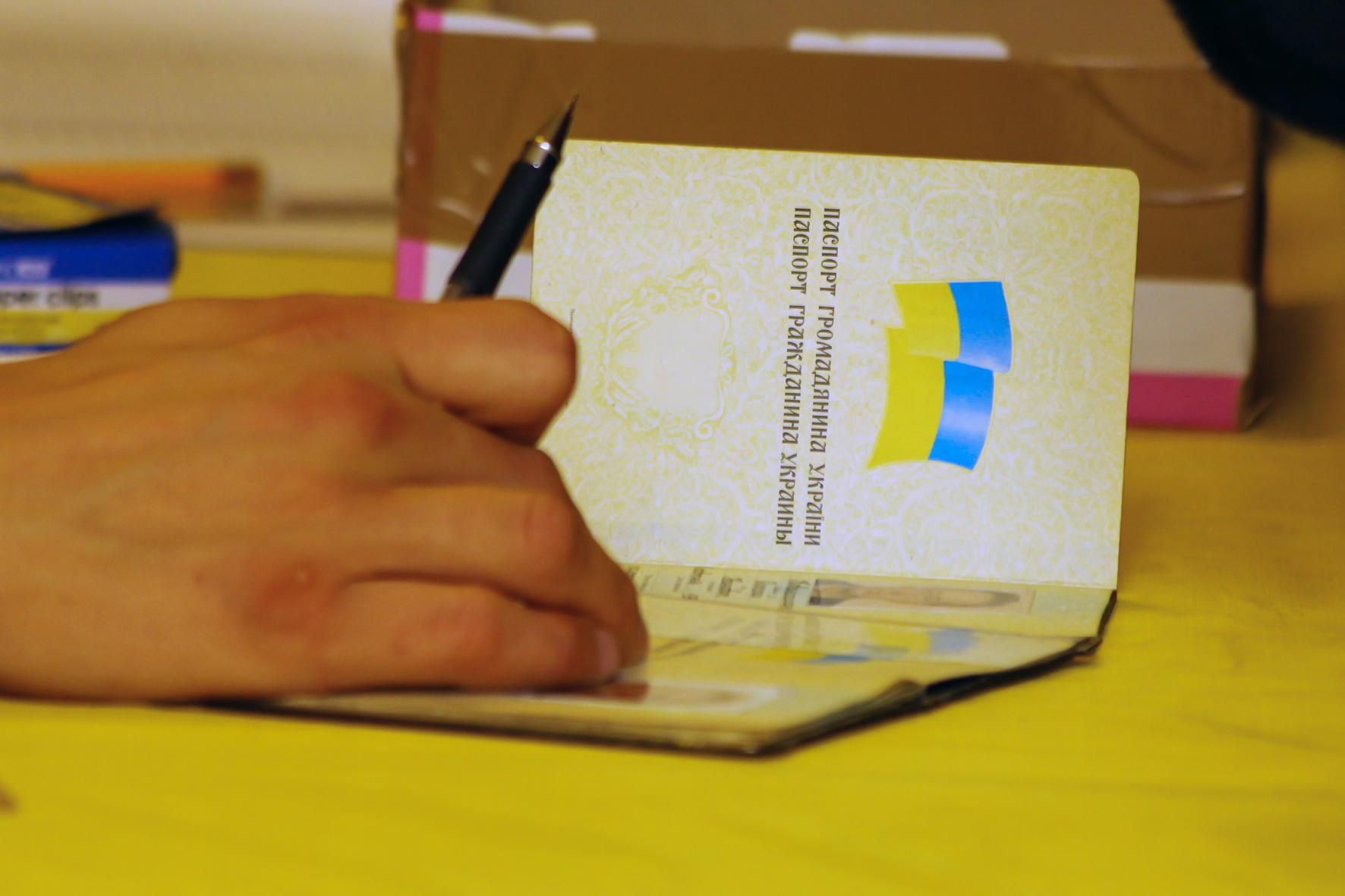 Вибори без прописки: ЦВК дозволила голосувати виборцям без реєстрації