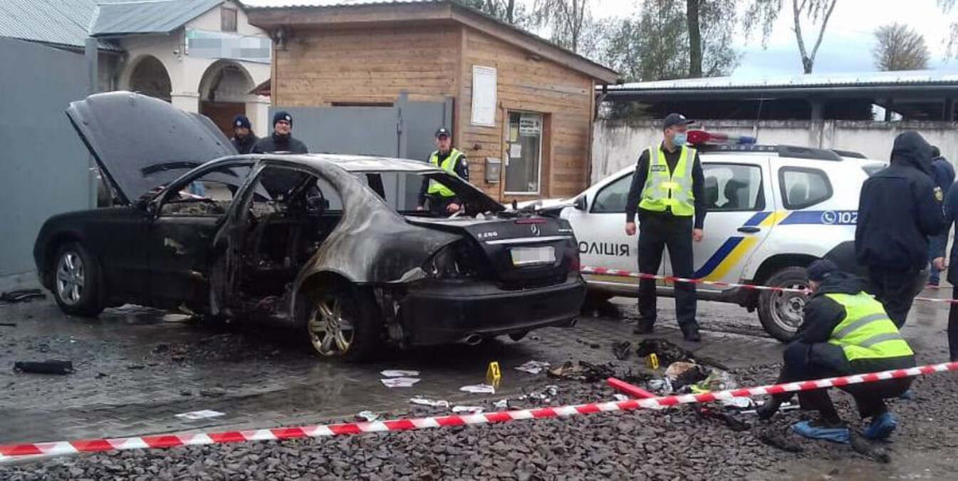 Невідомі спалили авто кандитата на посаду голови Дрогобицької ОТГ: деталі