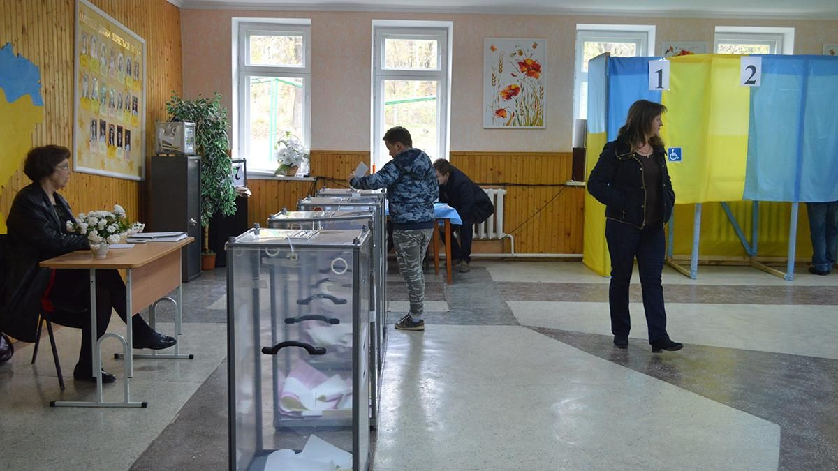Половина украинцов не придет на местных выборах: данные ОПОРЫ