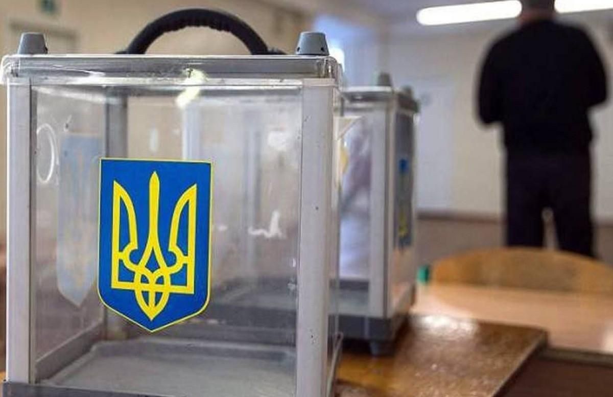 У Луганській області один з кандидатів встановив камери на дільницях